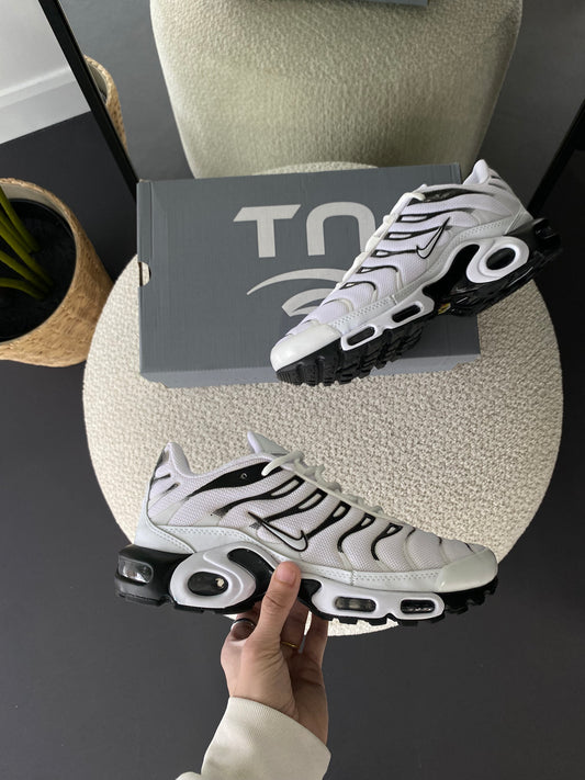 NIKE TN AYAKKABI - BEYAZ