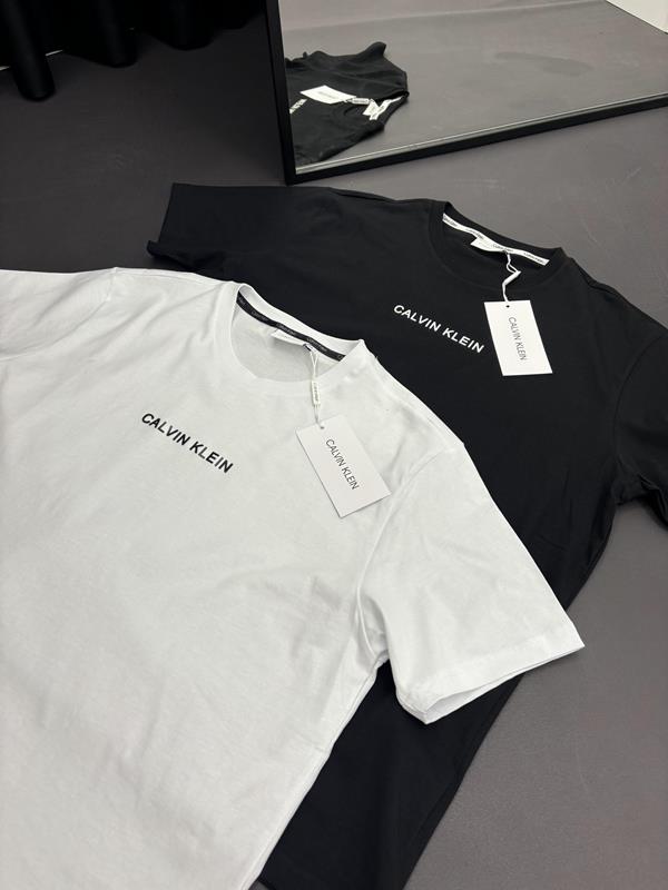 CALVIN KLEIN T-SHIRT