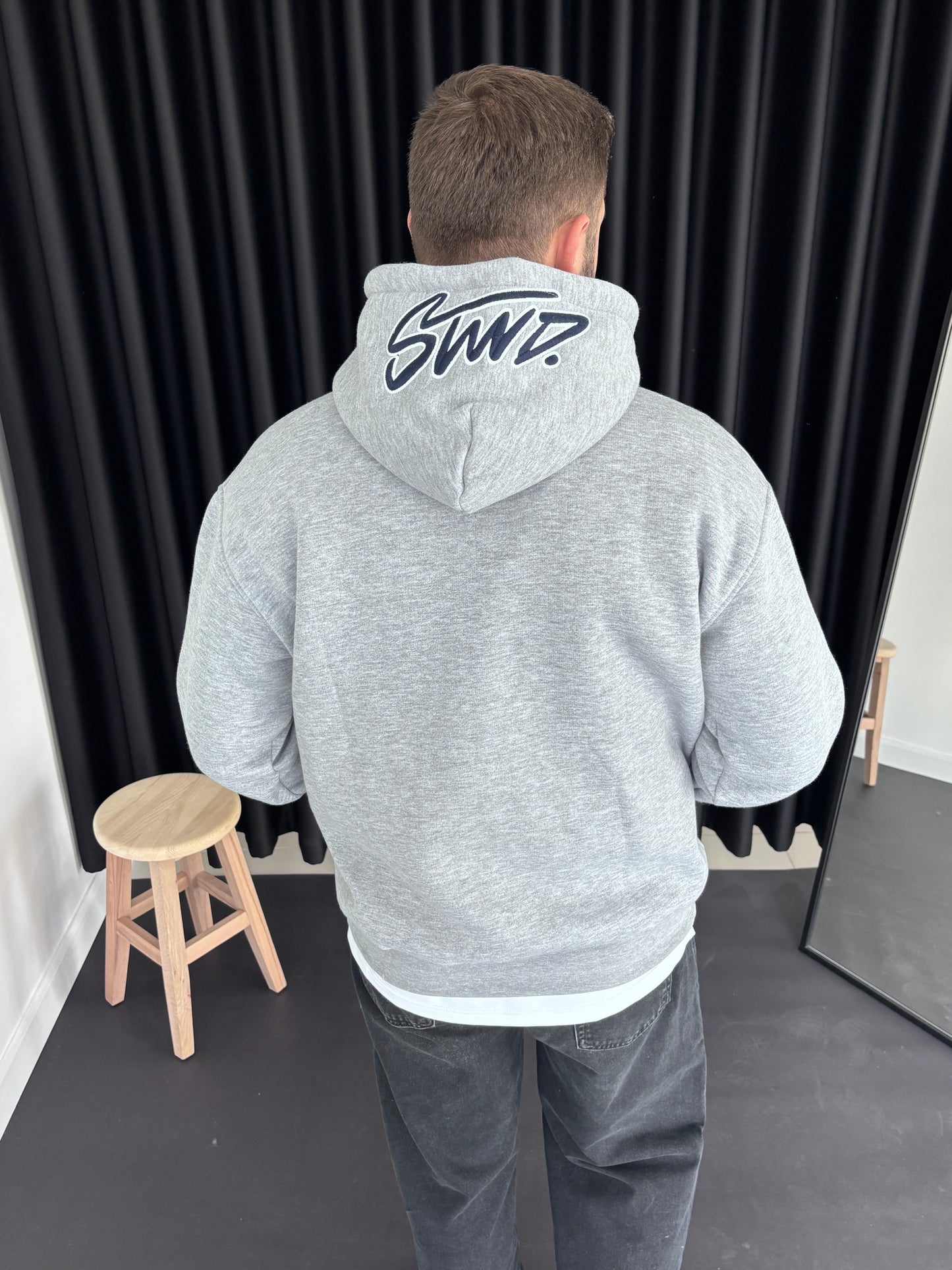 SW Kapşon Göğüs Nakışlı Sweatshirt