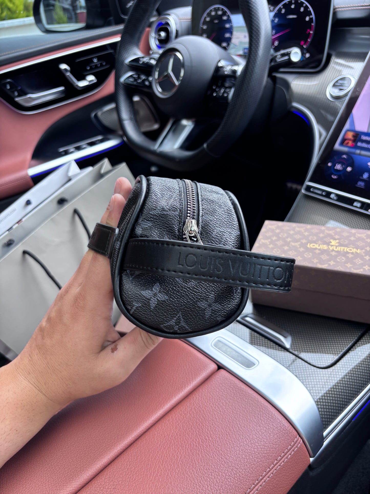 LV Premium 005 El Çantası