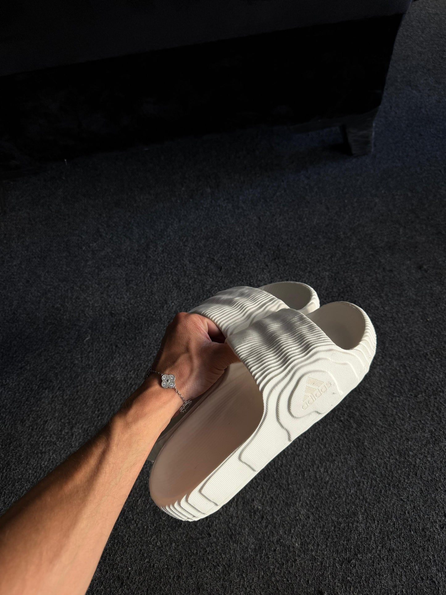 ADIDAS ADILETTE BEYAZ TERLİK