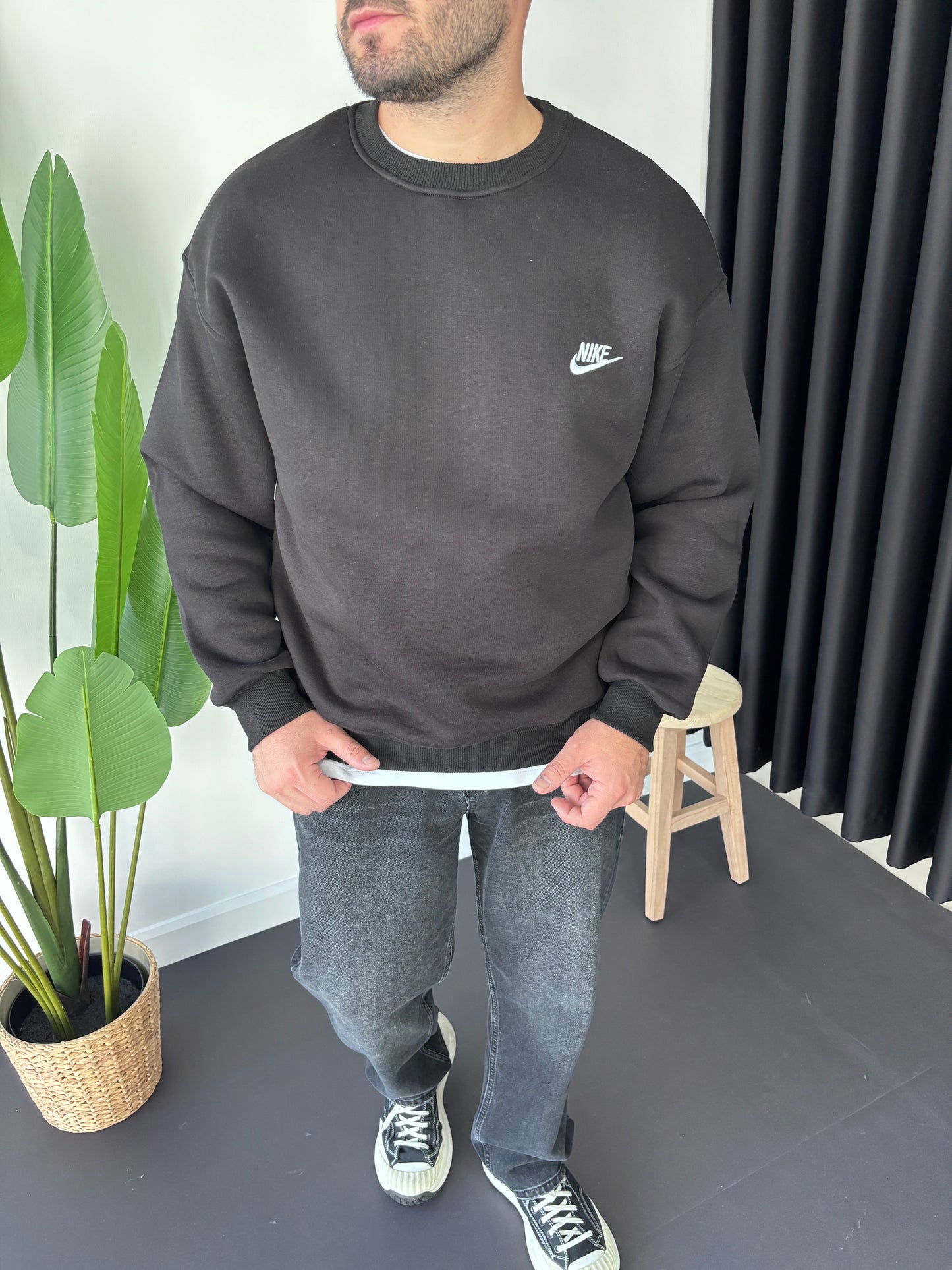 NK Göğüs Nakışlı Sweatshirt