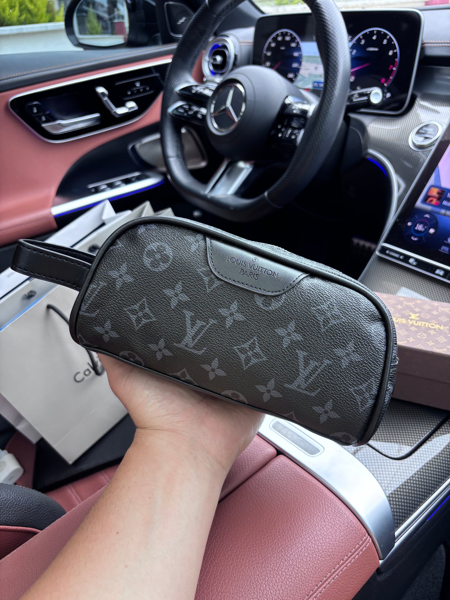 LV Premium 005 El Çantası