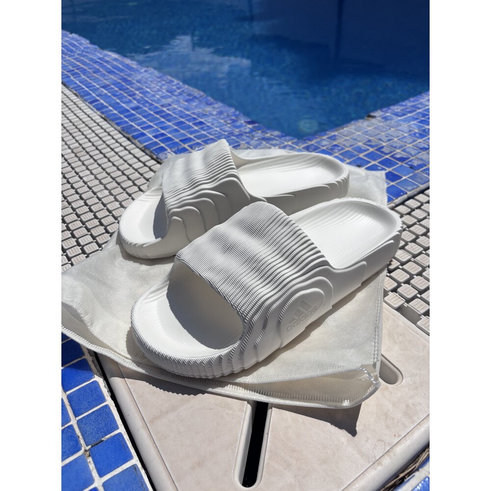 ADIDAS ADILETTE BEYAZ TERLİK