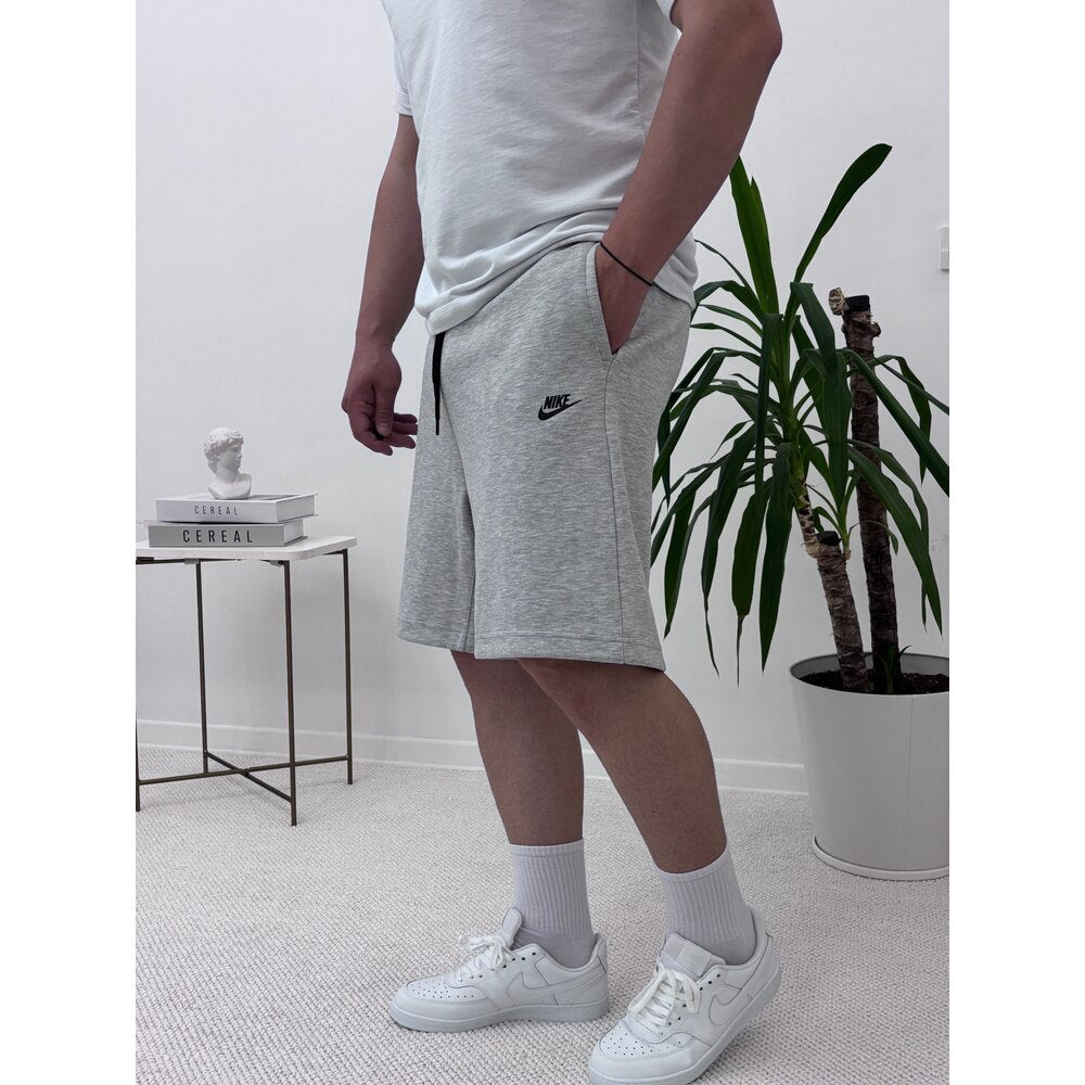 NK TECH FLEECE ŞORT
