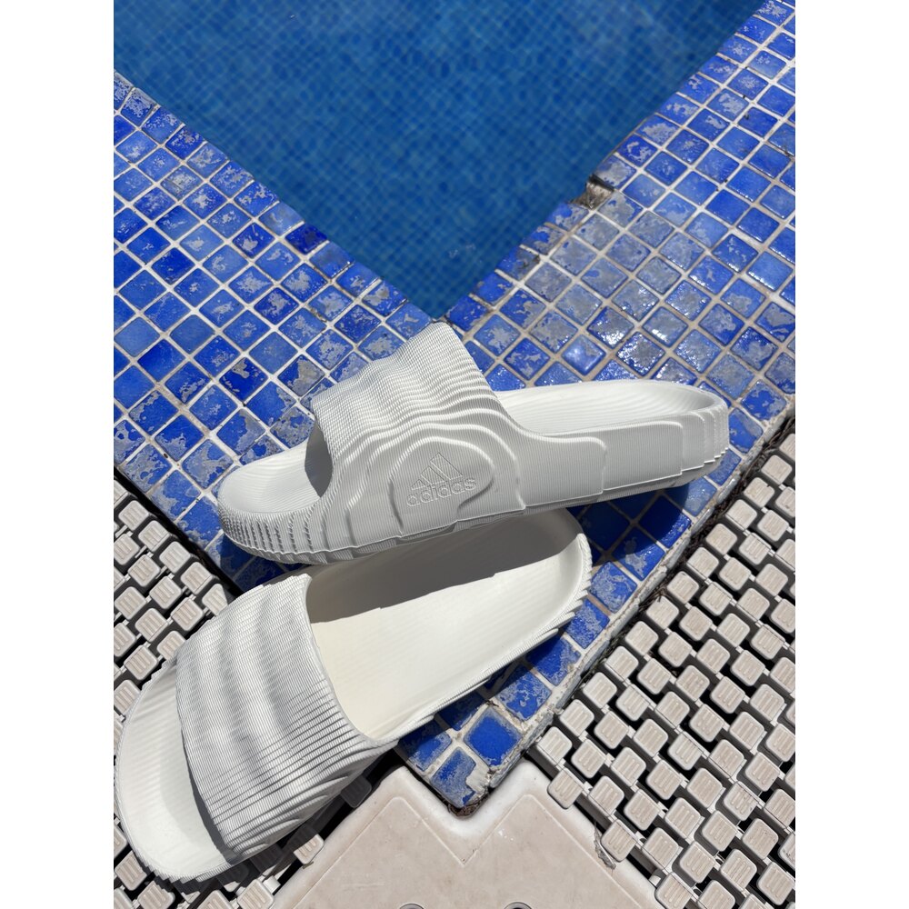ADIDAS ADILETTE BEYAZ TERLİK